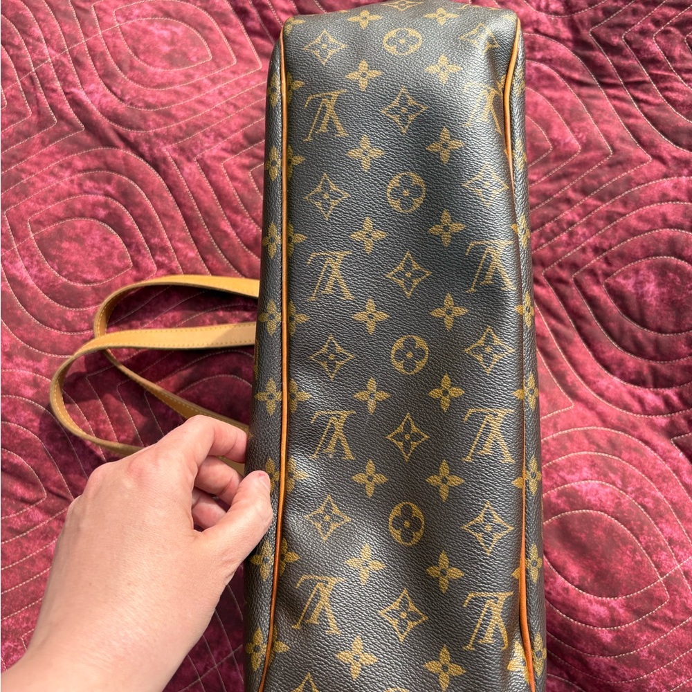 LV Purse